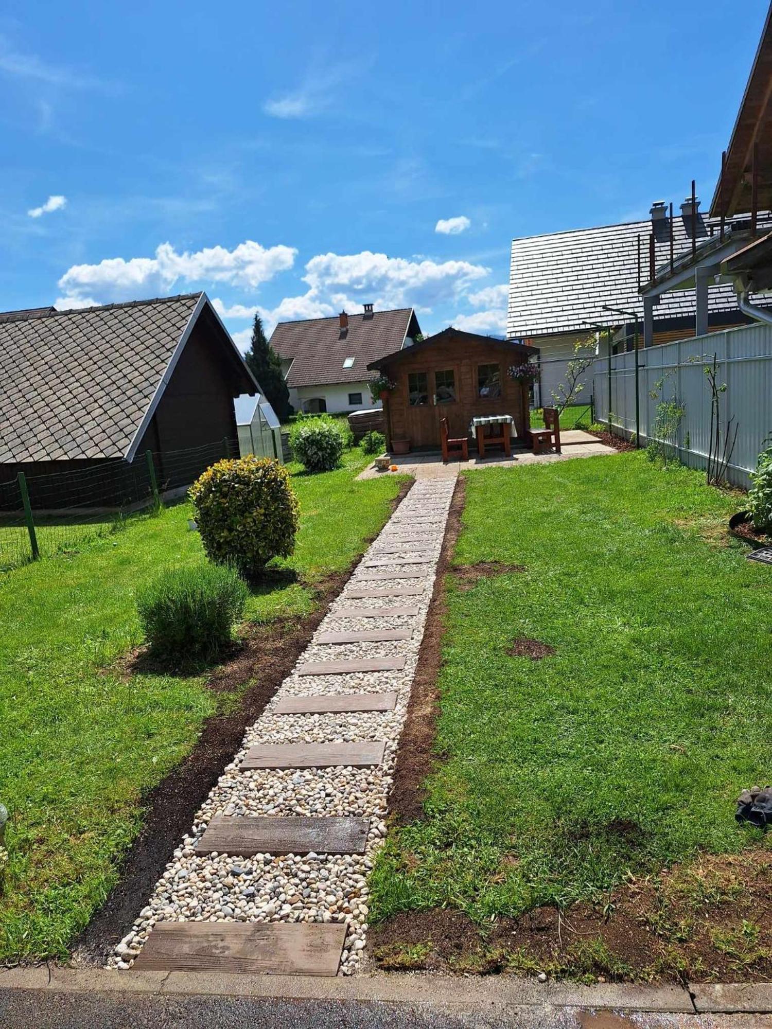 Apartma Juli Zirovnica Exterior foto